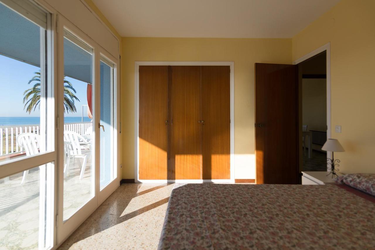 Apartamento En 1Era Linea Mar Con Terraza De 25M2 Castelldefels Buitenkant foto